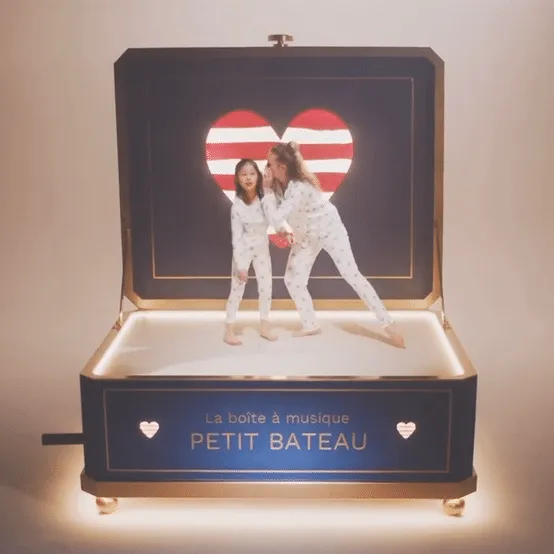 snack content réussi pour petit bateau. Production audiovisuelle pour marque.