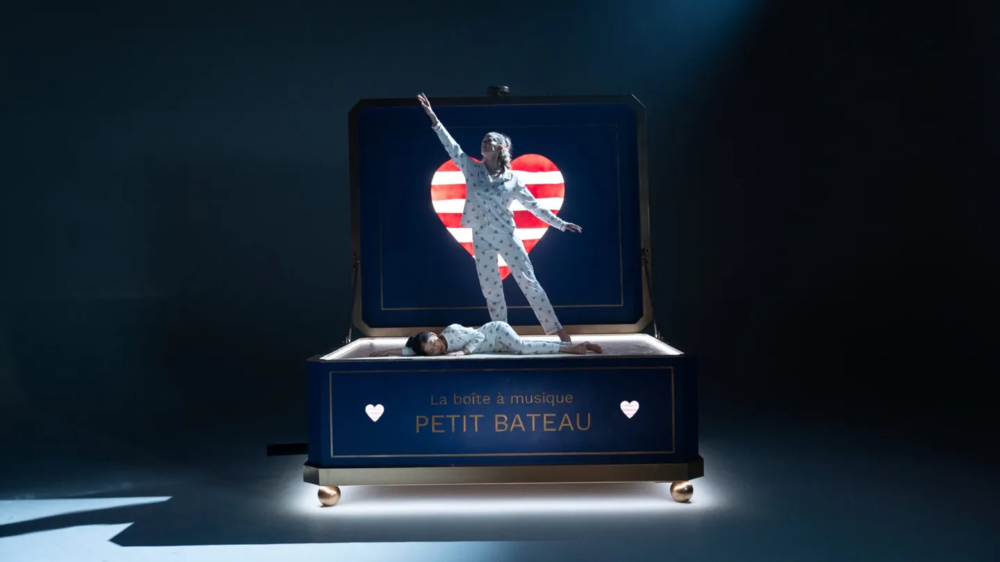 scénographie paris projet petit bateau avec fantasmagorie